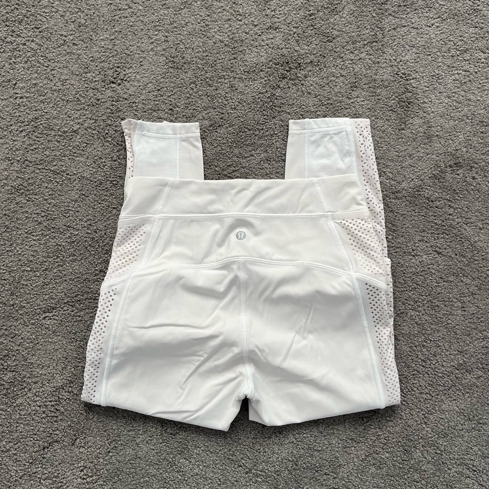 Lululemon White Leggings with side detailing Size: 2